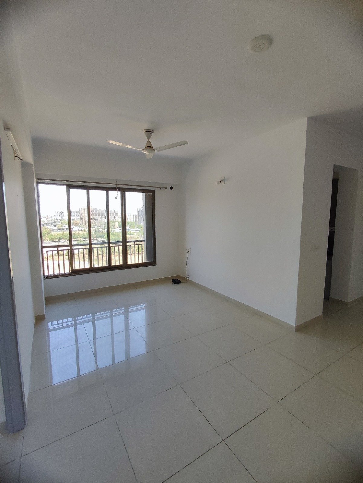 3BHK Semi Furnished Flat for Rent at Shela